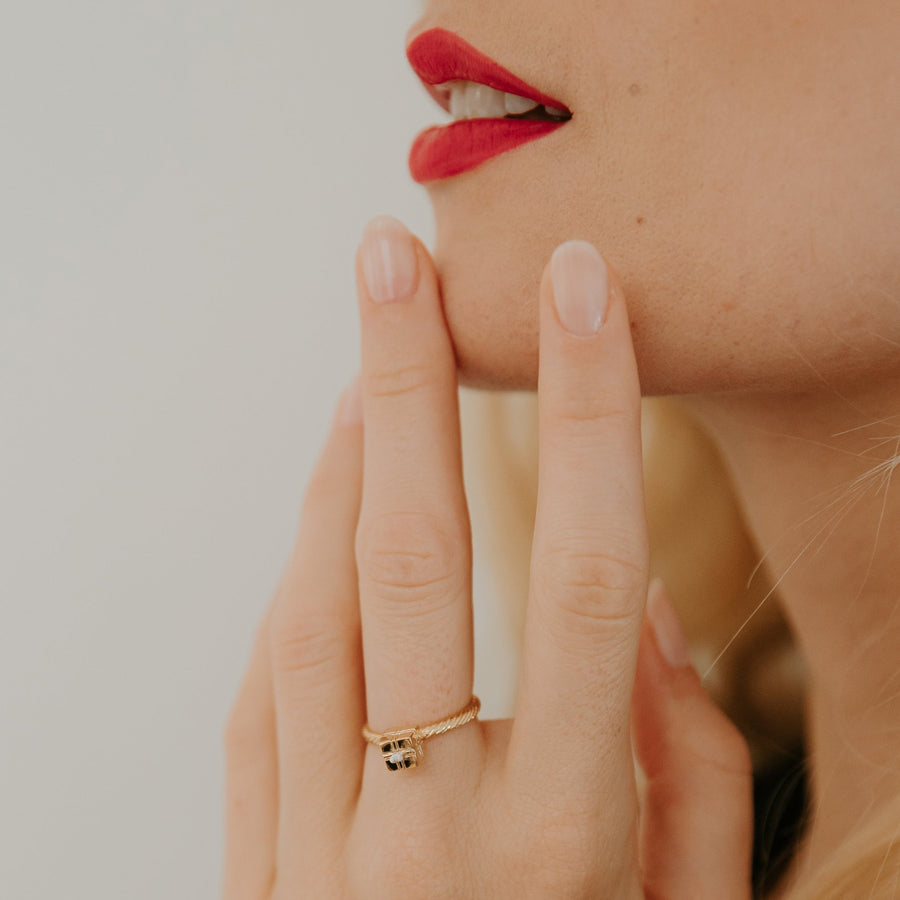 Bague Thierry Mugler Plaquée Argent avec Zirconium T21159Z. T.58. 59,90€ Neuve Bague Thierry Mugler Plaquée Argent avec Zirconium T21159Z. T.58. 59,90€ Neuve